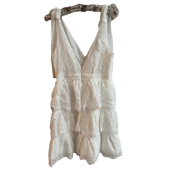 Lulus Women's White Lace Tiered Ruffle Dress Medium Ruffle Country Concert NWT - Picture 3 of 7